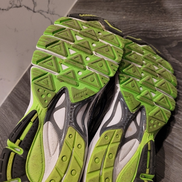 Saucony Running Shoes, size 7.5 - Picture 5 of 5